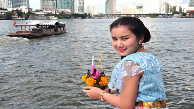 เฉลิมฉลองกับเทศกาลลอยกระทง