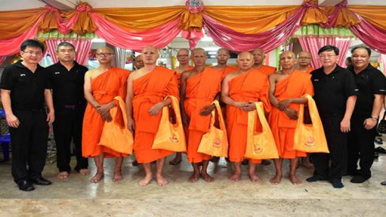สยามไฟเบอร์กลาสร่วมจัดพิธีอุปสมบทหมู่เพื่อถวายเป็นพระราชกุศล