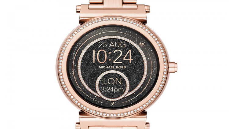 Michael Kors Sofie ตอบโจทย์ทั้งสวย ทั้งไฮเทค