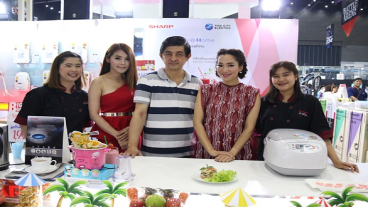 “จอย รินลณี” ร่วมกับทีมโภชนากรชาร์ปโชว์เมนูรับซัมเมอร์