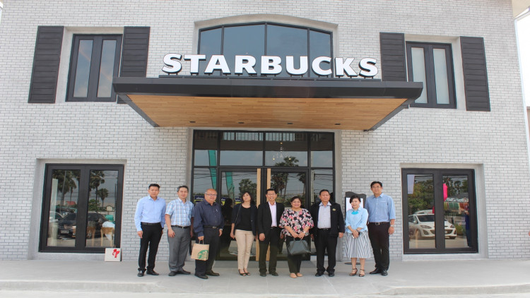 ฉลองเปิดสาขาสตาร์บัคส์ แห่งใหม่