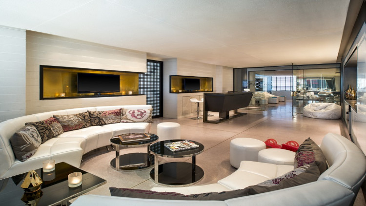 อะเวย์ สปา ชวนคุณมาปรนนิบัติผิวให้เจิดจรัสดุจดั่งอัญมณี