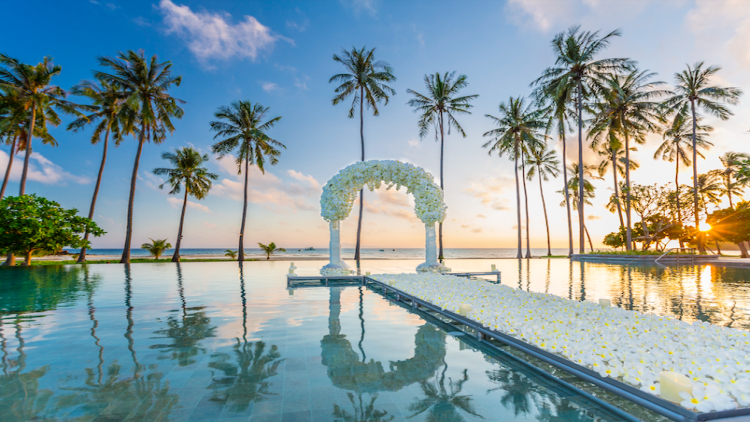 พีพี ไอส์แลนด์ บีช รีสอร์ท จัดแพ็คเกจงานแต่งริมทะเลในฝัน