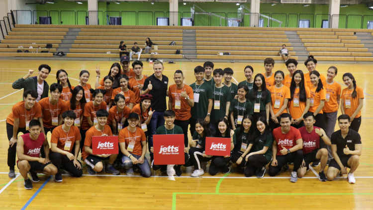 เจ็ทส์ ฟิตเนส 24 ชั่วโมง อาสาเพิ่มความฟิตแอนด์เฟิร์มให้นิสิต