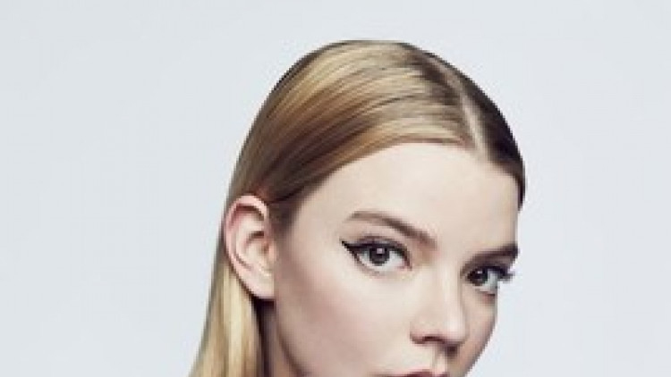 อันยา เทย์เลอร์-จอย ขึ้นแท่นพรีเซนเตอร์น้ำหอมกลิ่นใหม่