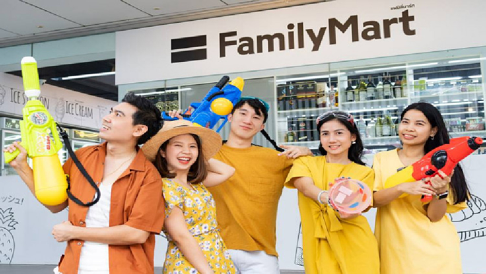 ‘แฟมิลี่มาร์ท ชวนเติมความสุขจัด“Summer Splash” รับสงกรานต์