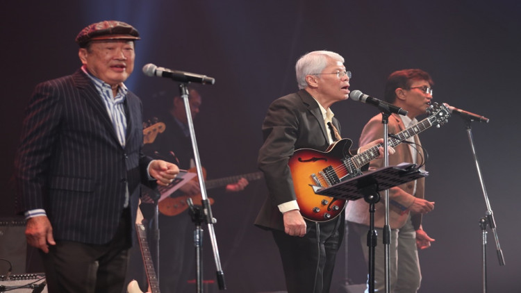 โลกดนตรีของ วิรัช อยู่ถาวร 