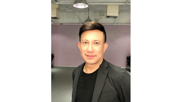 “รัชฉลอง” ผลงานผ้าลายอย่างร่วมสมัยของ โจ้ เซอร์เฟส