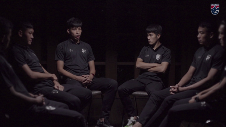 ตัง สารัช อยู่เย็น นักฟุตบอลทีมชาติไทยออกมาเปิดใจ #ยอมรับเเต่ไม่ยอมเเพ้