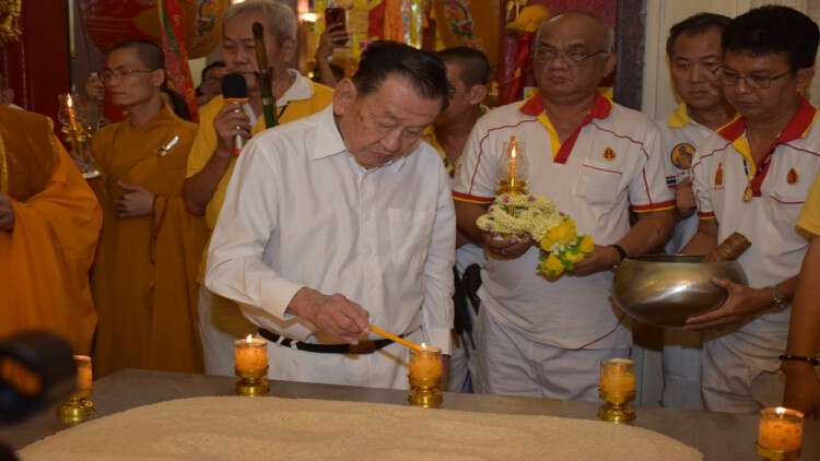 มูลนิธิป่อเต็กตึ๊งจัดขบวนแห่เวียนธูปศักดิ์สิทธิ์ประจำปี 2562