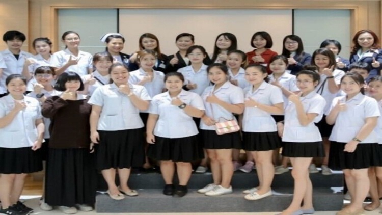 นักศึกษามหาวิทยาลัยธุรกิจบัณฑิต เยี่ยมชม รพ.ยันฮี