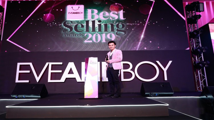 "บาบาร่า"คว้ารางวัล Best of Full Coverage Compact Foundation