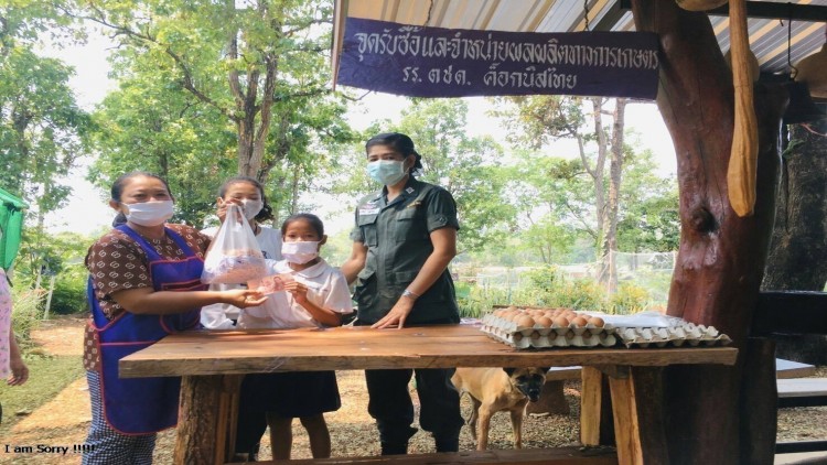 โครงการเลี้ยงไก่ไข่เพื่ออาหารกลางวันฯ ฝ่าวิกฤติโควิด-19