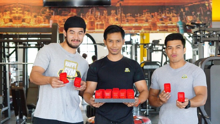 “HAPPY GYM” จัดโปรโมชั่นสมัครสมาชิกรับฟรีสร้อยเพชร