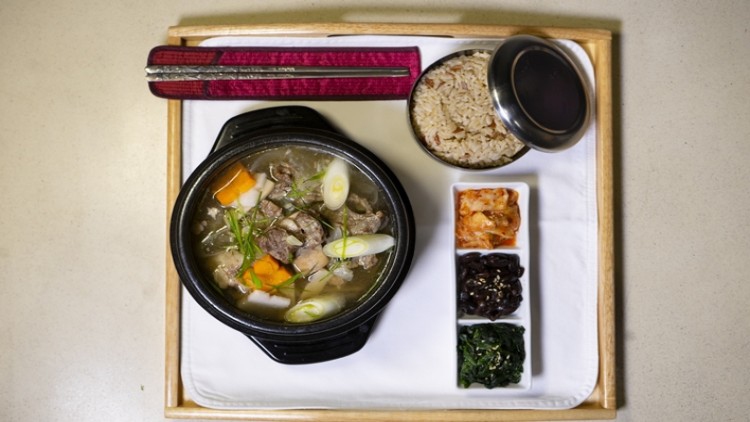 สุดยอดเมนูเด็ดช่วงฤดูหนาว ซุปกระดูกวัว “Seolleongtang” ณ  โรงแรมปทุมวัน ปริ๊นเซส 