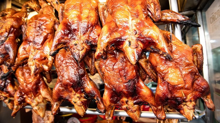 "ประจักษ์เป็ดย่าง" ร้านดังย่านบางรัก สูตรเด็ดความอร่อยกว่า 100 ปี