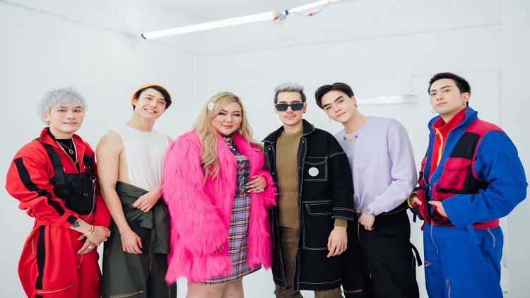 “ใบขวัญ” ควง แร็ปเปอร์หนุ่ม “P-HOT”!!