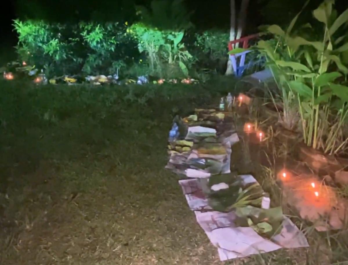 ทำทานวันปล่อยผี ทำบุญแจกข้าวประดับดิน วันสารท 2564