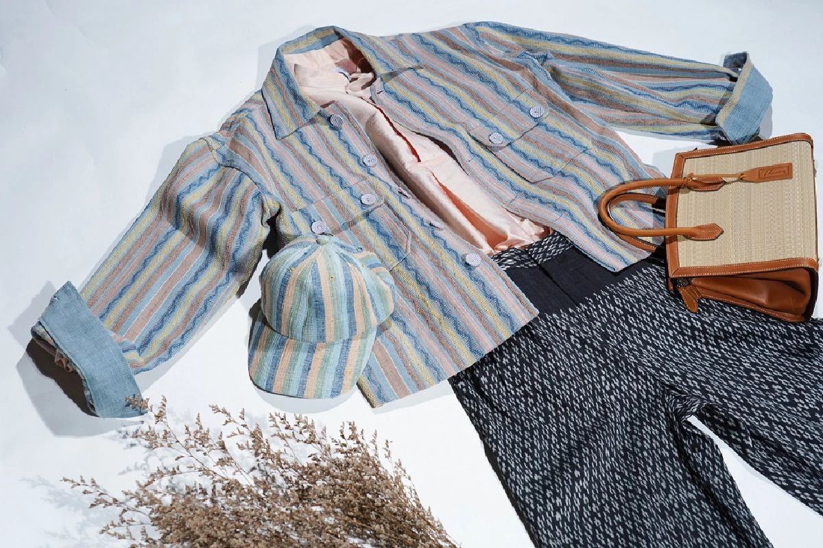 ชวนช้อป ‘ผ้าย้อมสีธรรมชาติ’  โดยดีไซเนอร์ ‘เธียเตอร์’ และ ‘วิชระวิชญ์’