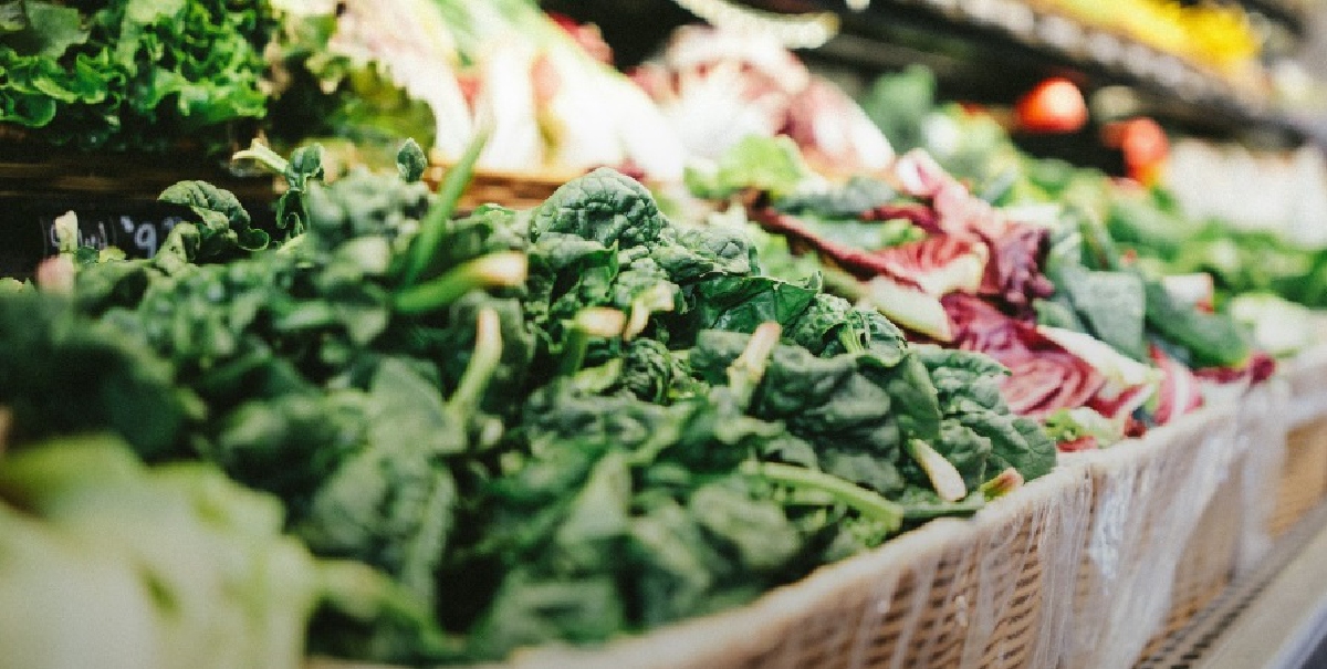 ‘ผัก’ กินสดหรือกินสุก แบบไหนได้สารอาหารดีกว่ากัน