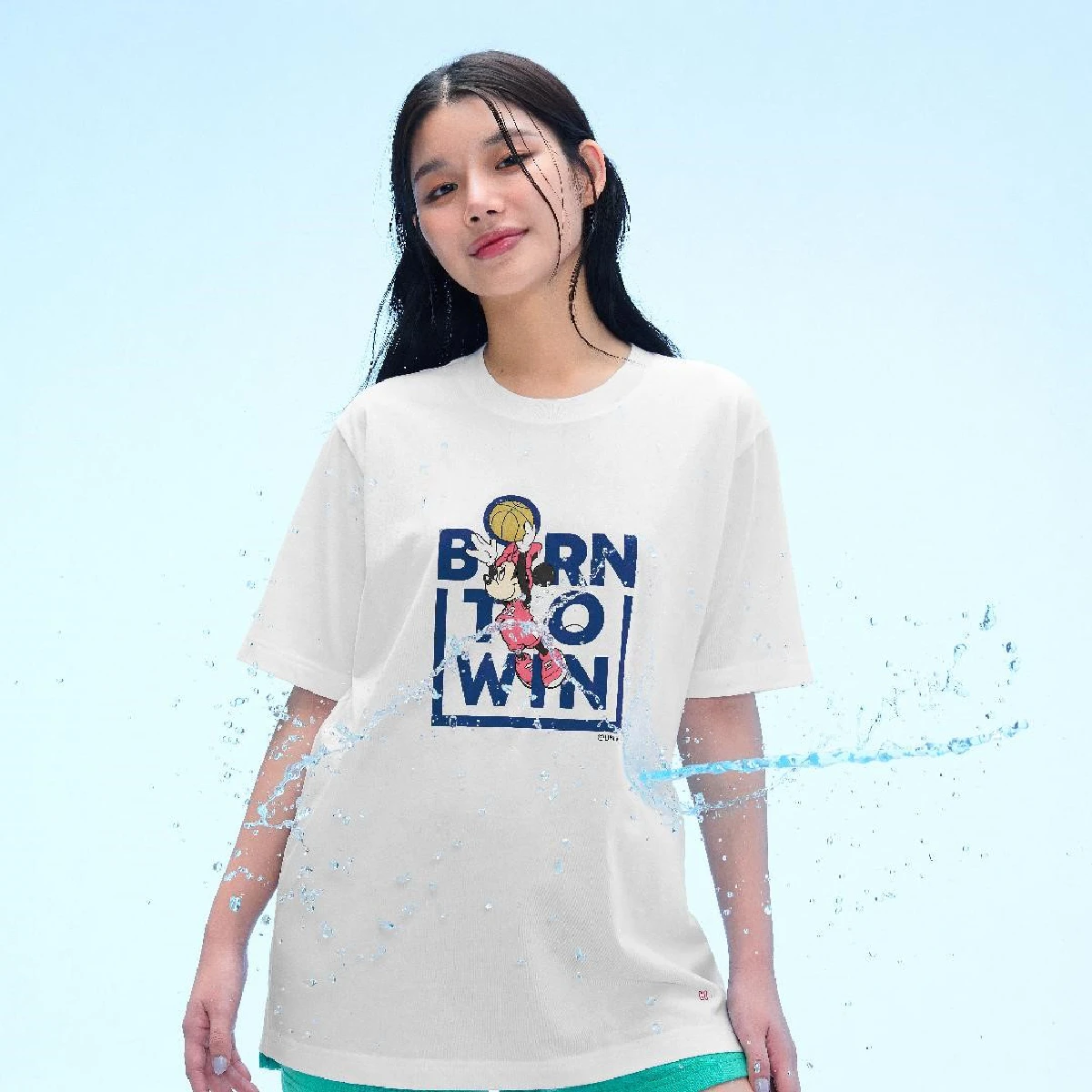 Disney & GQ  เมื่อลาย Mickey Mouse มาอยู่บนเสื้อผ้าสะท้อนน้ำ ครั้งแรกของโลก!