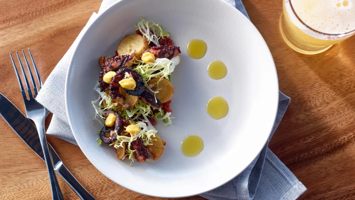 ‘Kimpton’ โรงแรมที่พักของชาวหนอน เปิด Kimpton Book Club