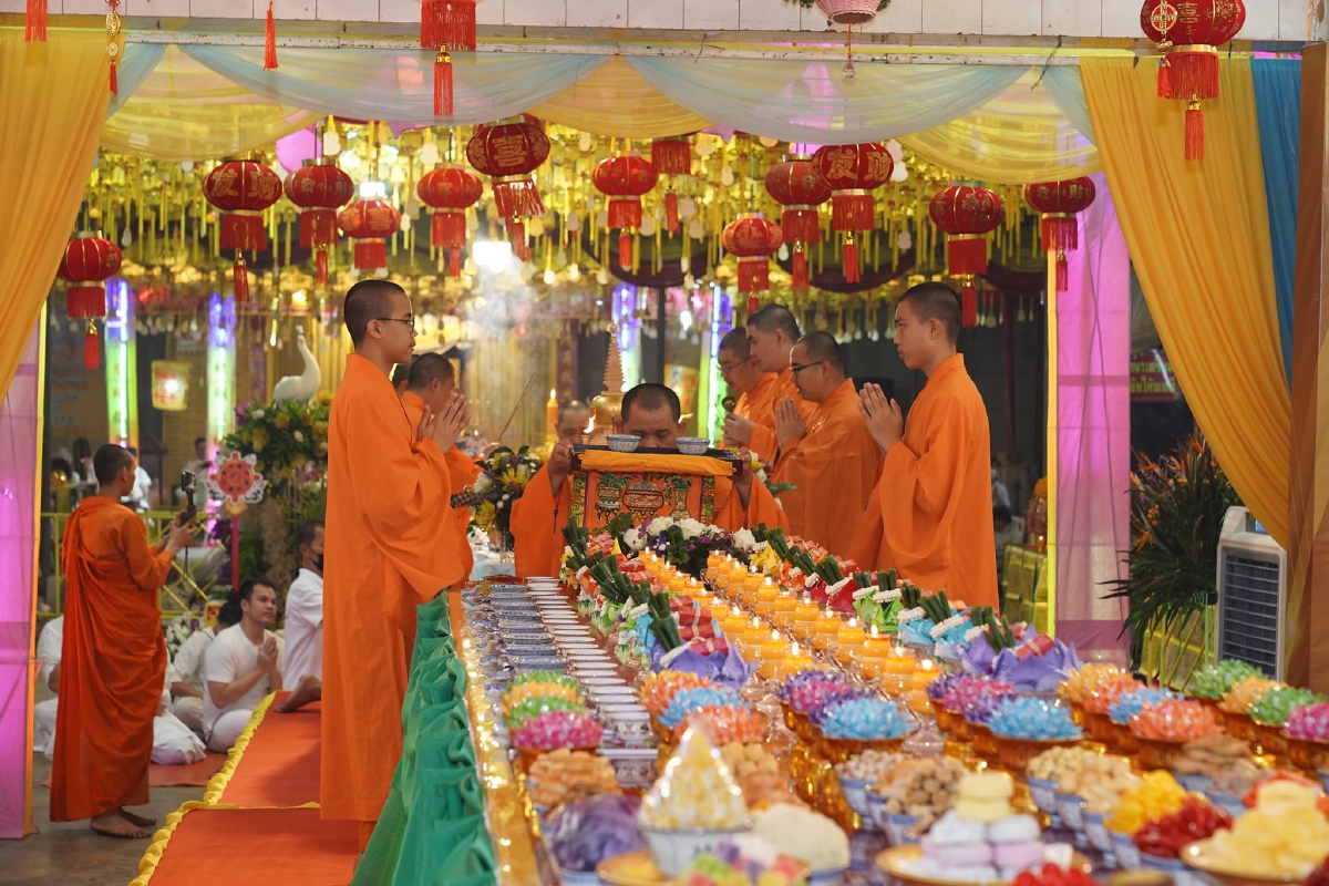 "ถือศีล กินเจ" วัดเล่งเน่ยยี่ ตามคติมหายาน