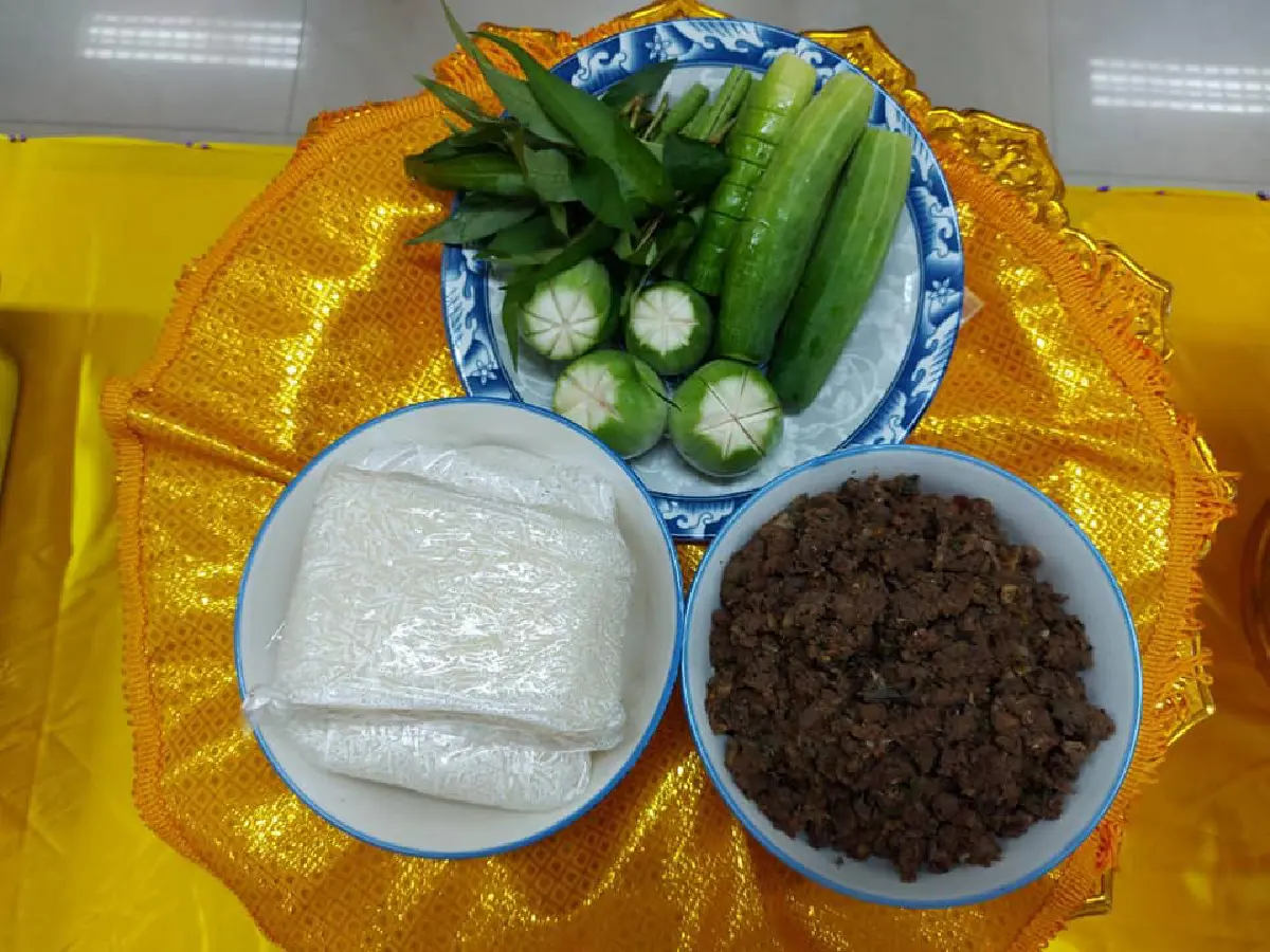 "ในหลวง" พระราชทานอาหารให้แก่รพ.บางกรวย รพ.ศูนย์บริการการแพทย์นนทบุรี