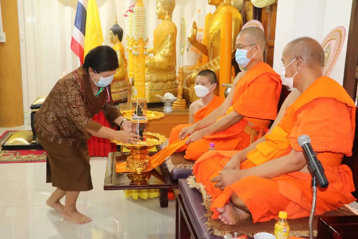 มูลนิธิพัฒนาวิชาชีพสตรี​ ร่วม​ พิธีเปิดป้าย​ รร.ผู้สูงอายุยานนาวา​