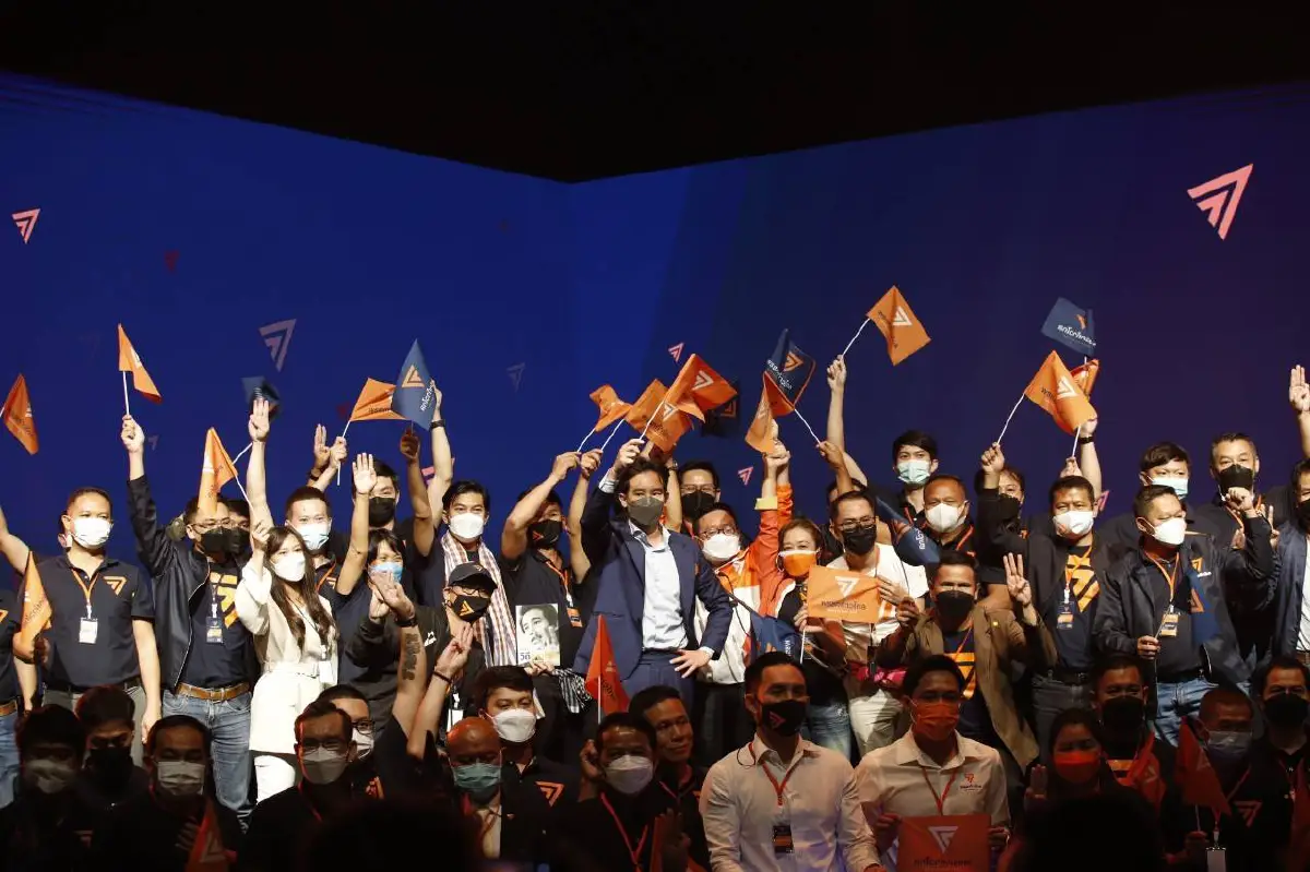 รัฐราชการ-ชนชั้นนำฉุดรั้ง ปท.! “พิธา”ร่ายฝันก้าวไกล-หยุดระบอบปรสิต