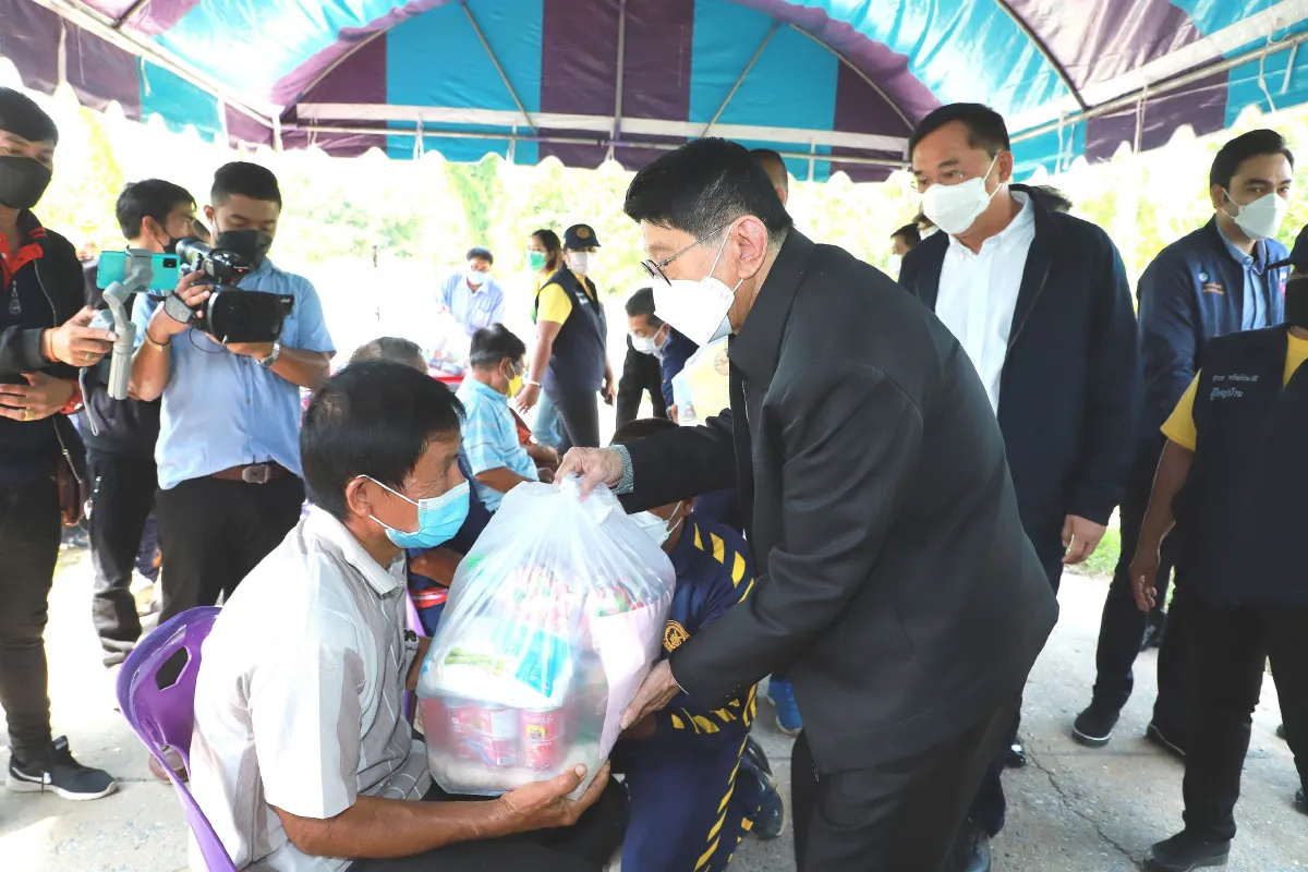 "วิษณุ" ควง "อนุชา" ลงพื้นที่ จ.อุทัยธานี -นครสวรรค์ ติดตามสถานการณ์น้ำท่วม