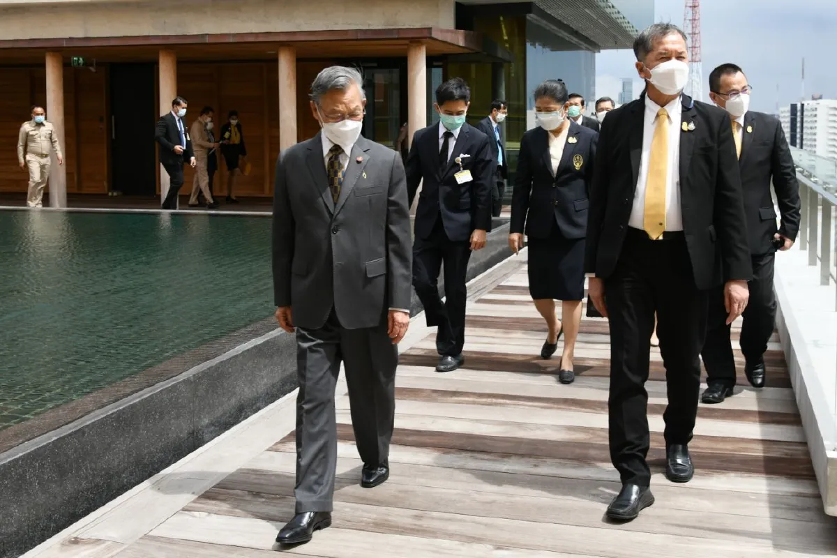 "ชวน" นำคณะ "ประธานศาลปกครองสูงสุด" ทัวร์สภาฯ