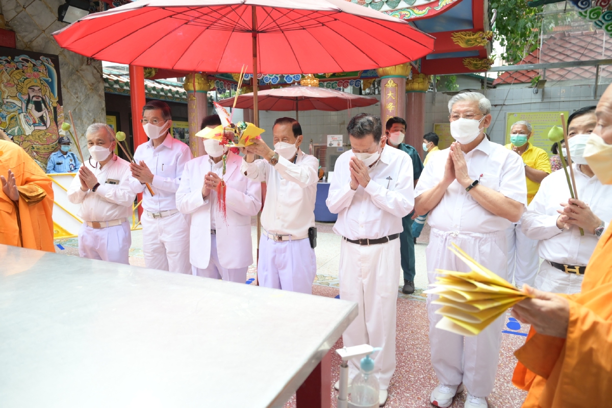 มูลนิธิป่อเต็กตึ๊ง ขอเชิญสาธุชน สักการะขอพรหลวงปู่ไต้ฮงเพื่อความเป็นสิริมงคล