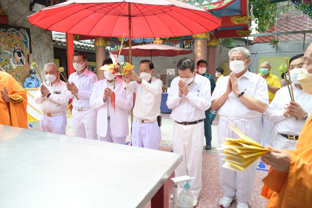 มูลนิธิป่อเต็กตึ๊ง ขอเชิญสาธุชน สักการะขอพรหลวงปู่ไต้ฮงเพื่อความเป็นสิริมงคล