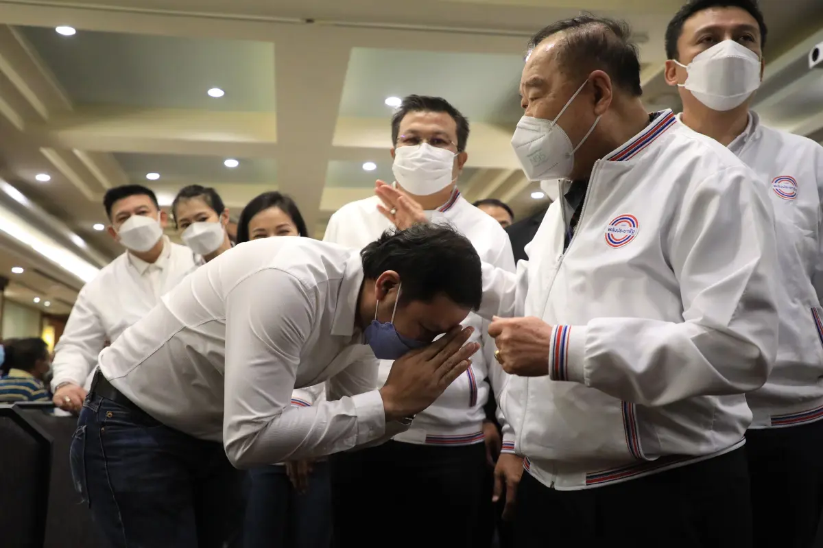 “บิ๊กป้อม” ปัดแตกหัก “นายกฯ” วางตัวแทนพรรคฝั่งธนฯ ลั่นต้องได้ ส.ส.กทม.เพิ่ม