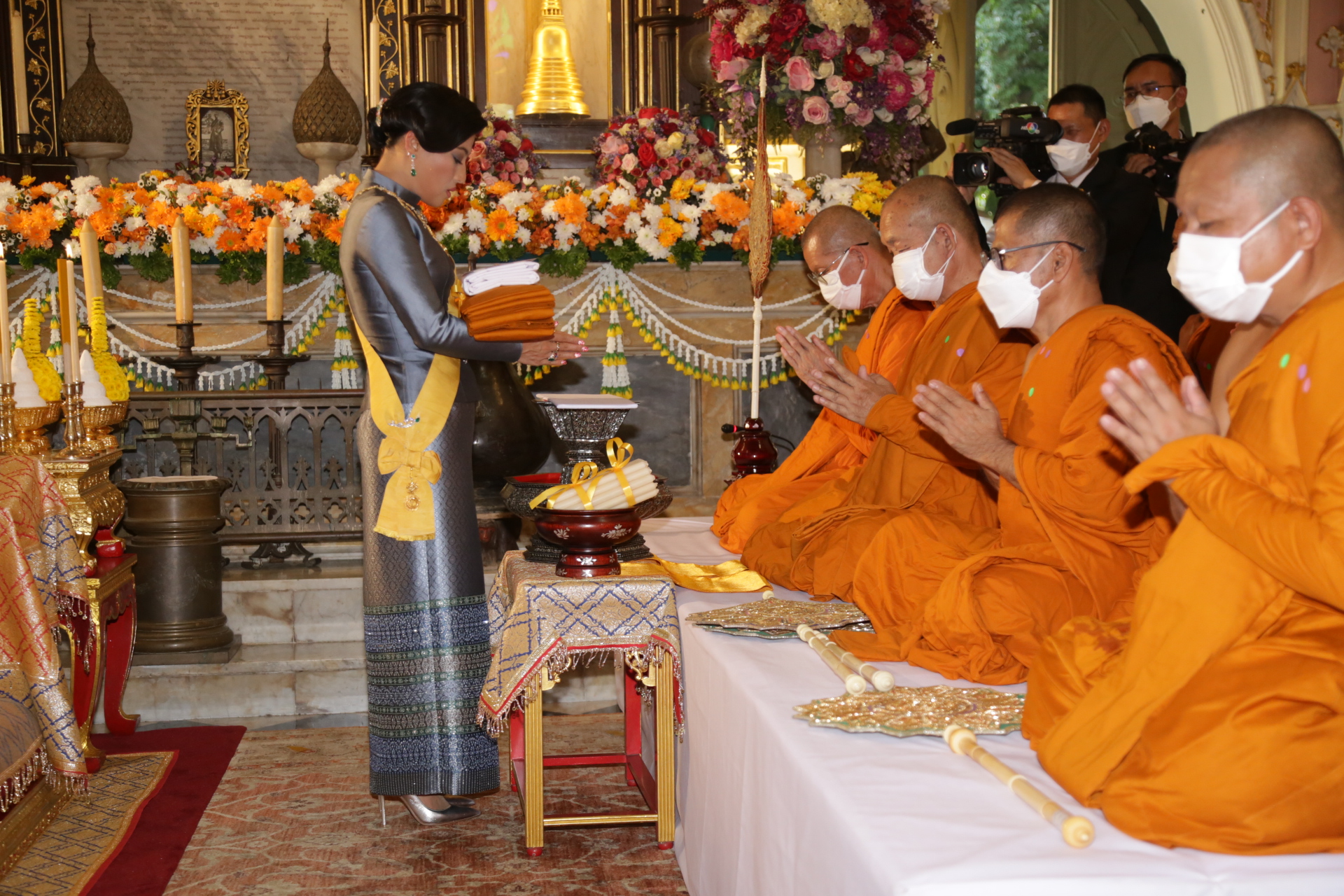 เจ้าฟ้าสิริวัณณวรีฯ ทรงบำเพ็ญพระราชกุศลถวายผ้าพระกฐิน วัดนิเวศธรรมประวัติ