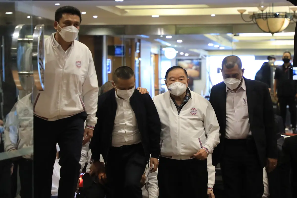 “บิ๊กป้อม” ปัดแตกหัก “นายกฯ” วางตัวแทนพรรคฝั่งธนฯ ลั่นต้องได้ ส.ส.กทม.เพิ่ม