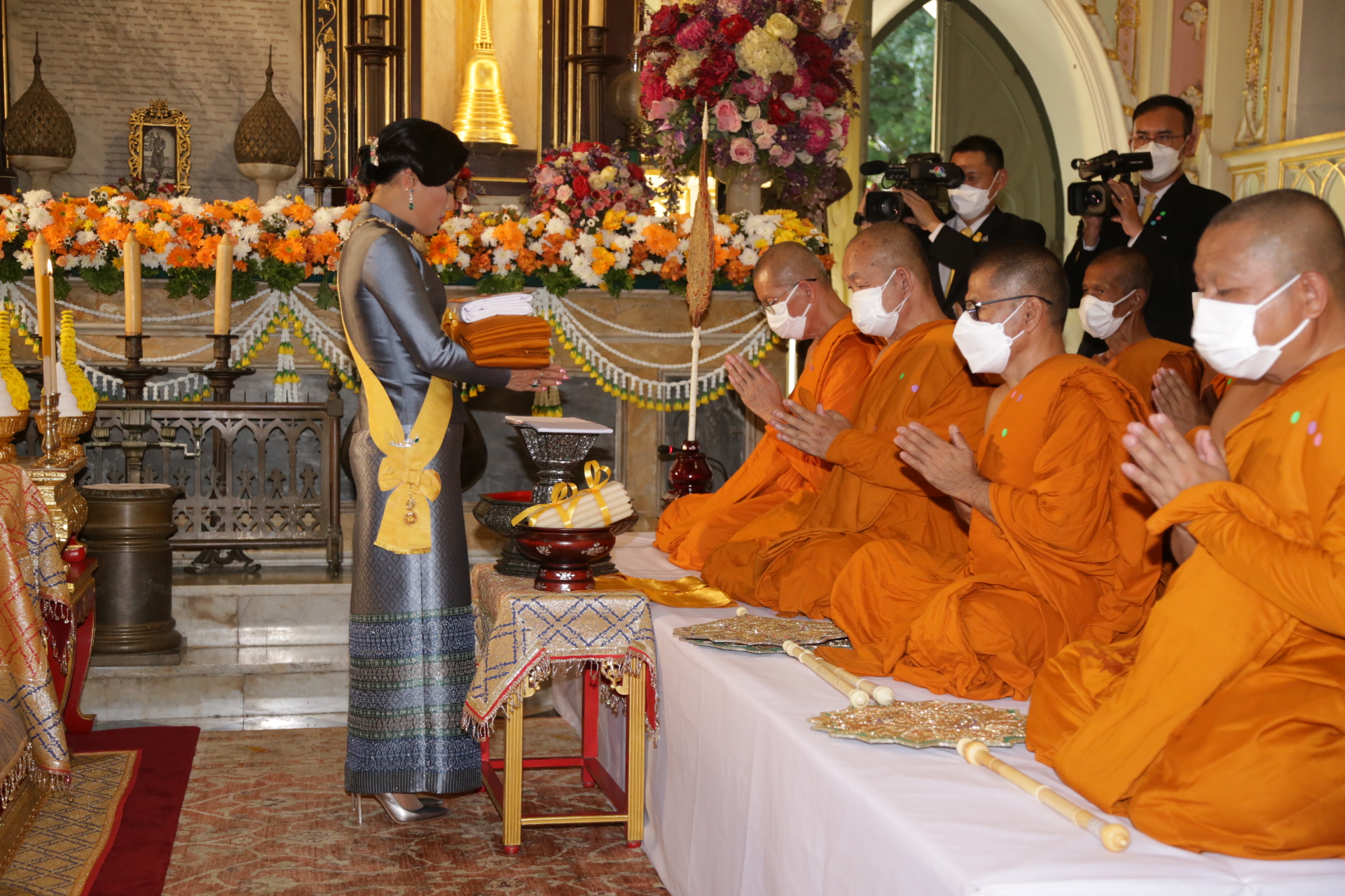 เจ้าฟ้าสิริวัณณวรีฯ ทรงบำเพ็ญพระราชกุศลถวายผ้าพระกฐิน วัดนิเวศธรรมประวัติ