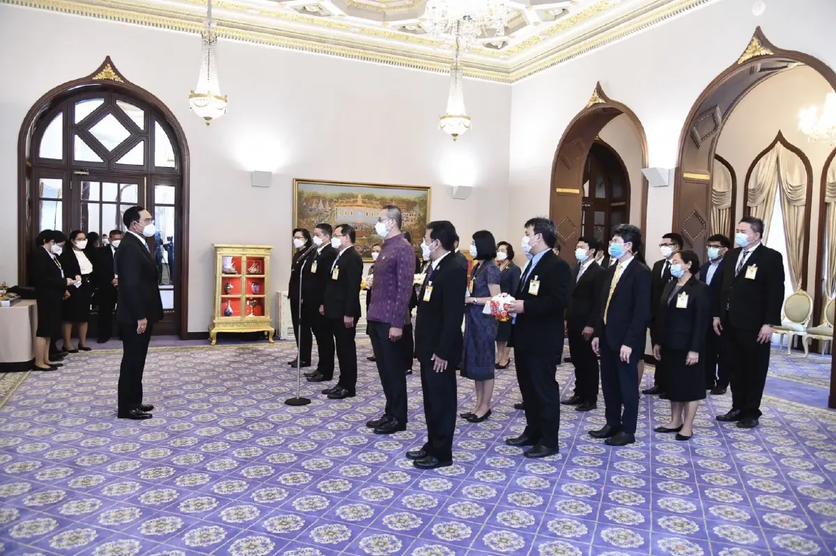 "นายกฯ" ขอบคุณ ขรก. ทำเนียบร่วมทำงานตลอด 7 ปี เพื่อ "ชาติ ศาสน์ กษัตริย์"