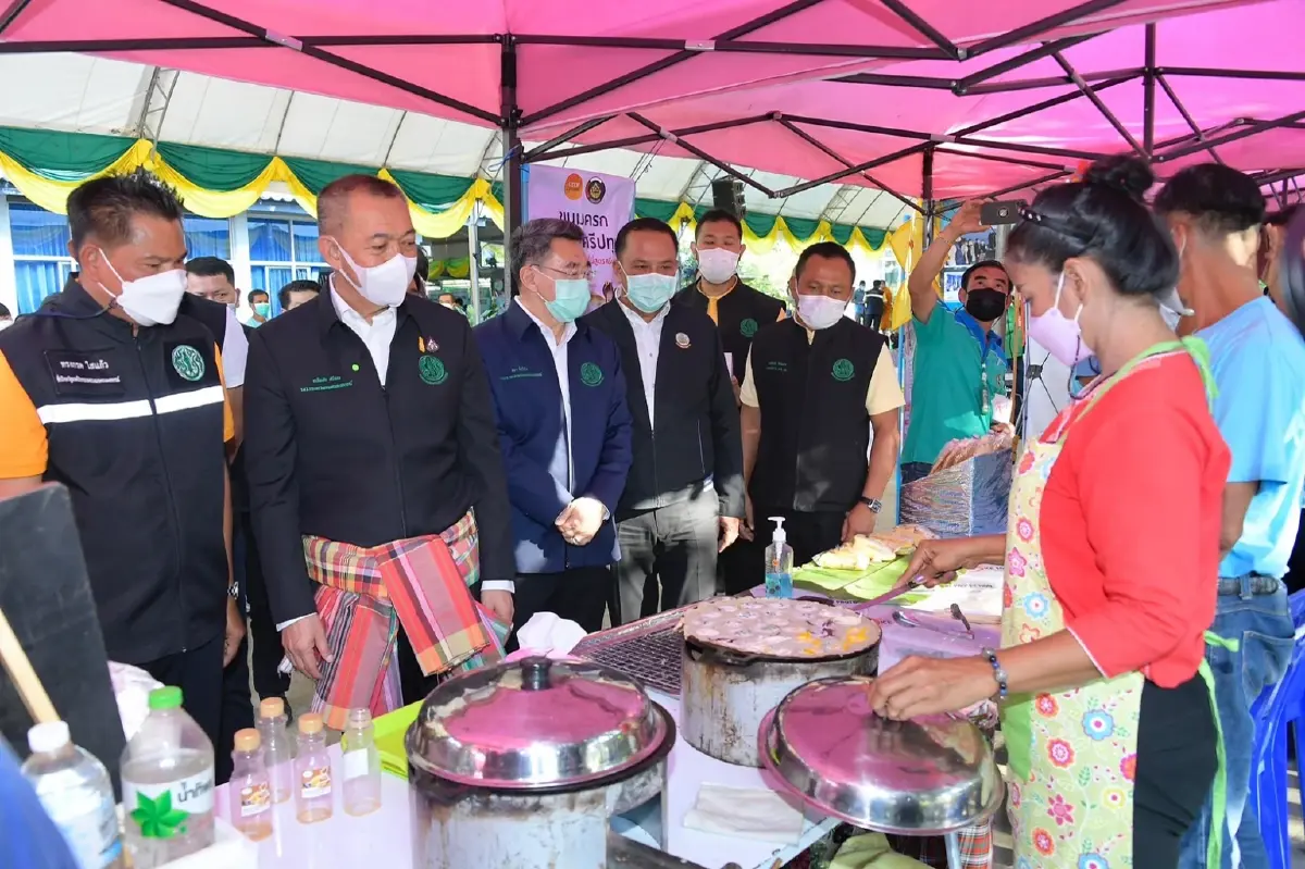 เฉลิมชัย ศรีอ่อน ร่วมพิธีเปิดคลอง 26 ขวา และปล่อยพันธุ์สัตว์น้ำ ถวายเป็นพระราชกุศล