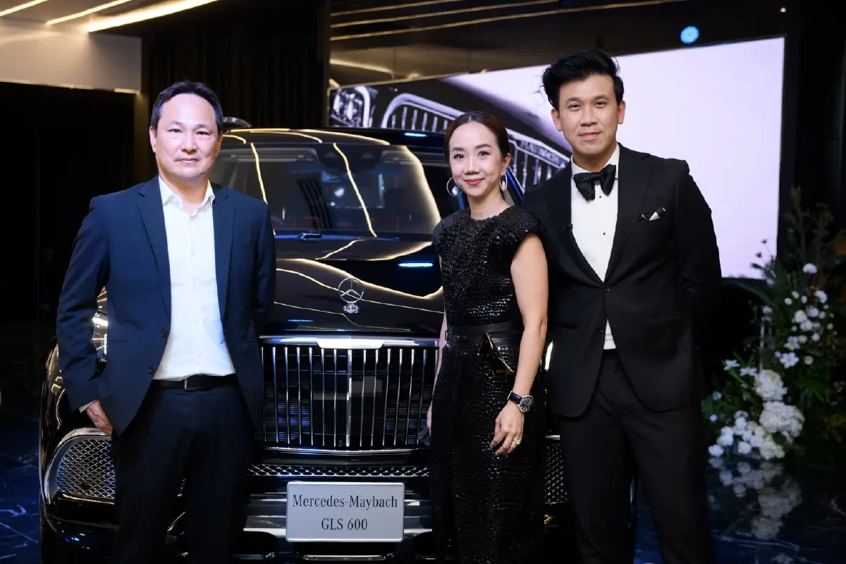 ‘เบนซ์ สตาร์แฟลก’ เติมเต็มไลฟ์สไตล์เหนือระดับ เปิดตัวโชว์รูมหรู