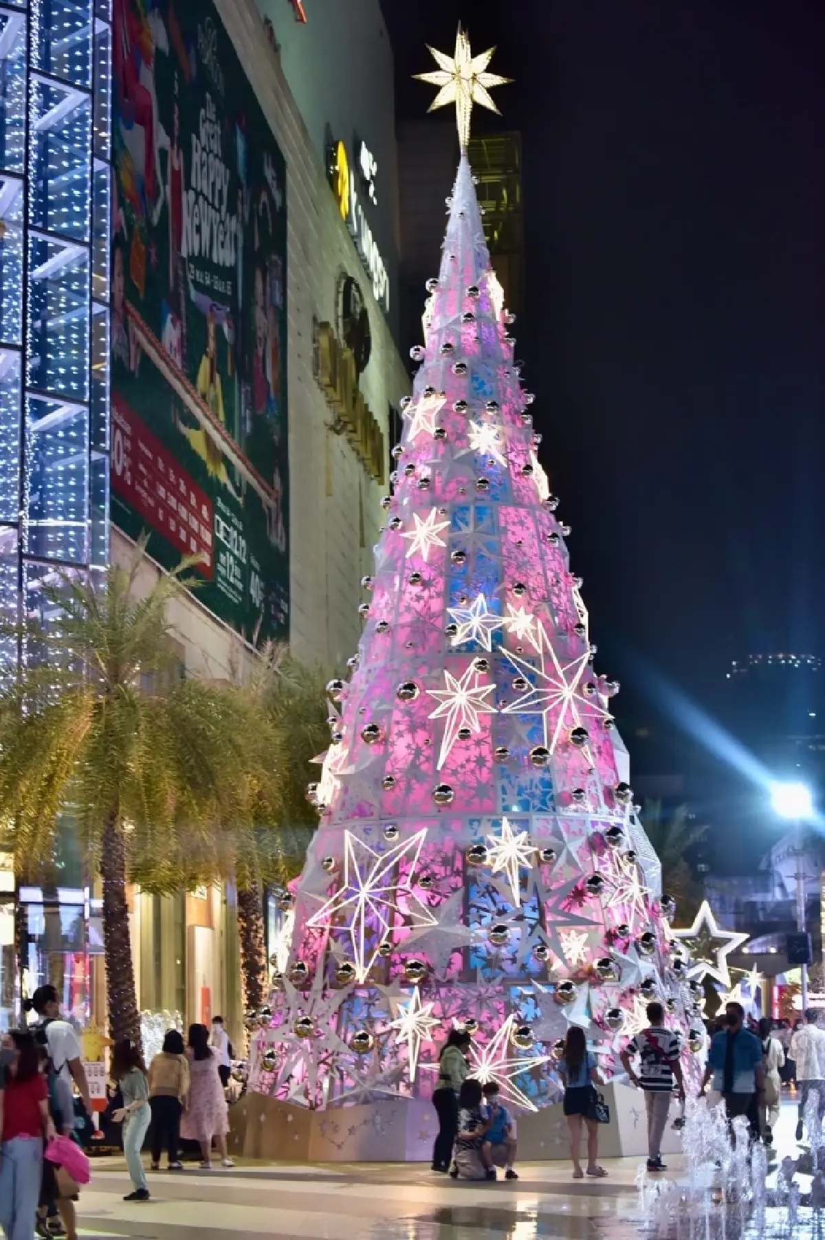 สยามพารากอน ตอกย้ำที่หนึ่งในใจนักช้อป จัดเต็มมหัศจรรย์ความสุขรับปีใหม่ สร้างสีสันกระตุ้นเศรษฐกิจตลอดเดือนธันวาคมนี้