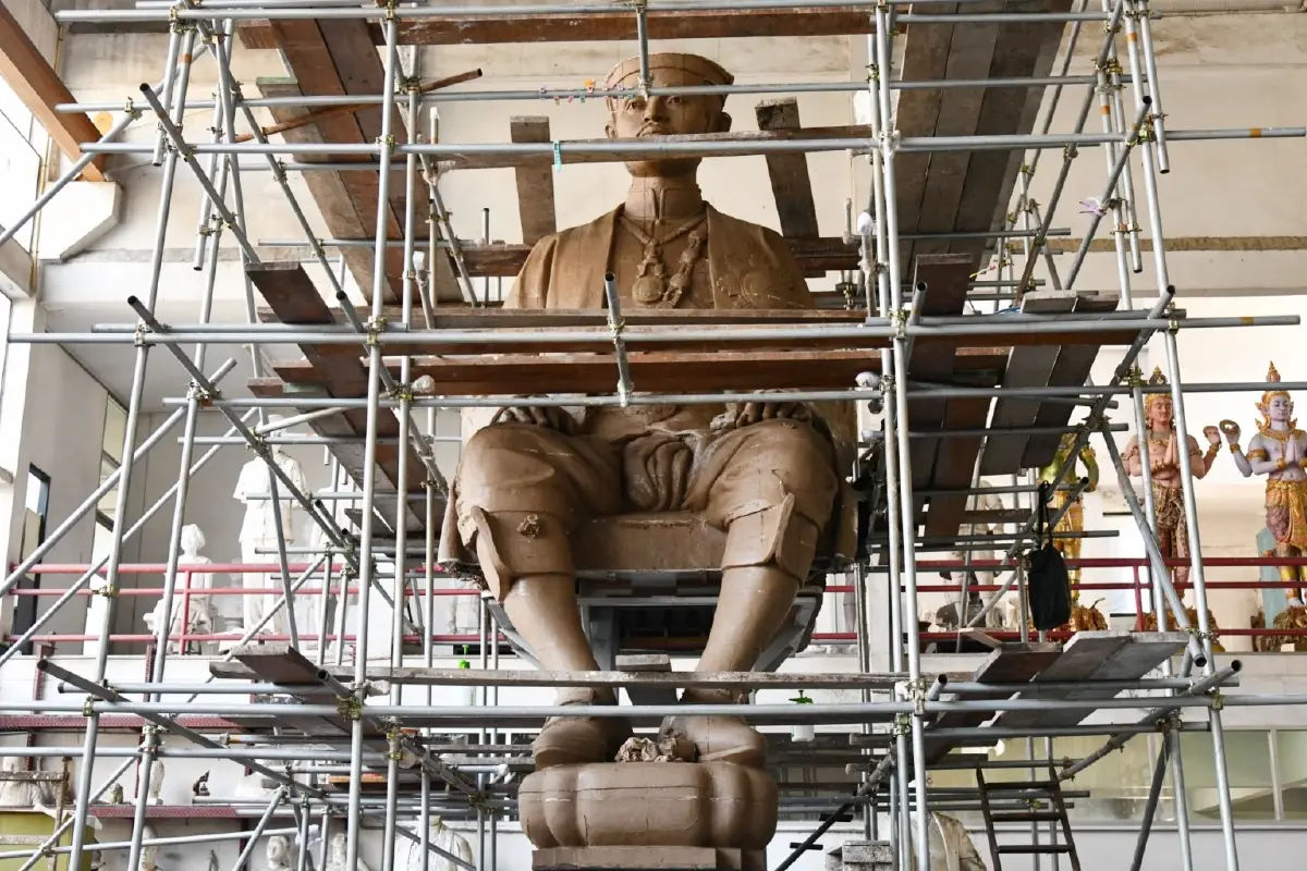 “ชวน”ตรวจความคืบหน้าสร้างพระบรมราชานุสาวรีย์ ร.7  องค์ใหม่