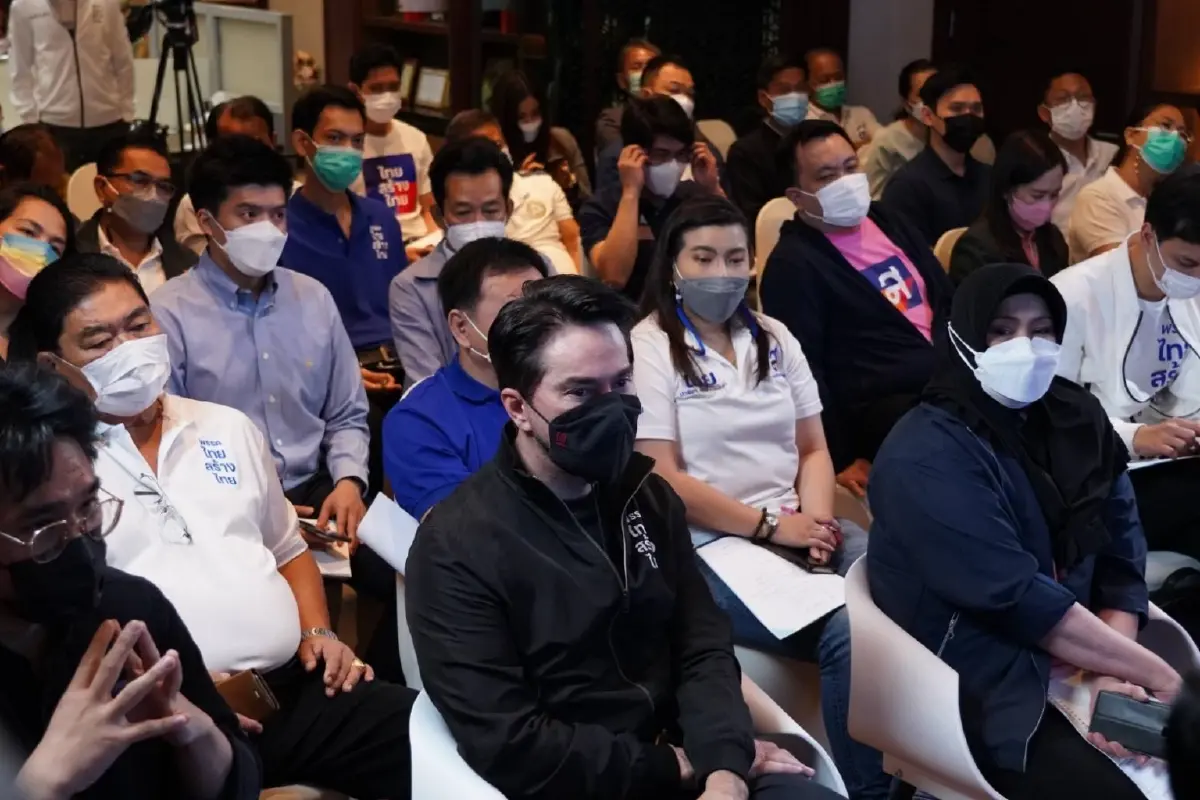"ไทยสร้างไทย"ติวผู้สมัครส.ส.-ส.ก. พร้อมเป็นทางเลือก ย้ำ ไม่เอา "ประยุทธ์"