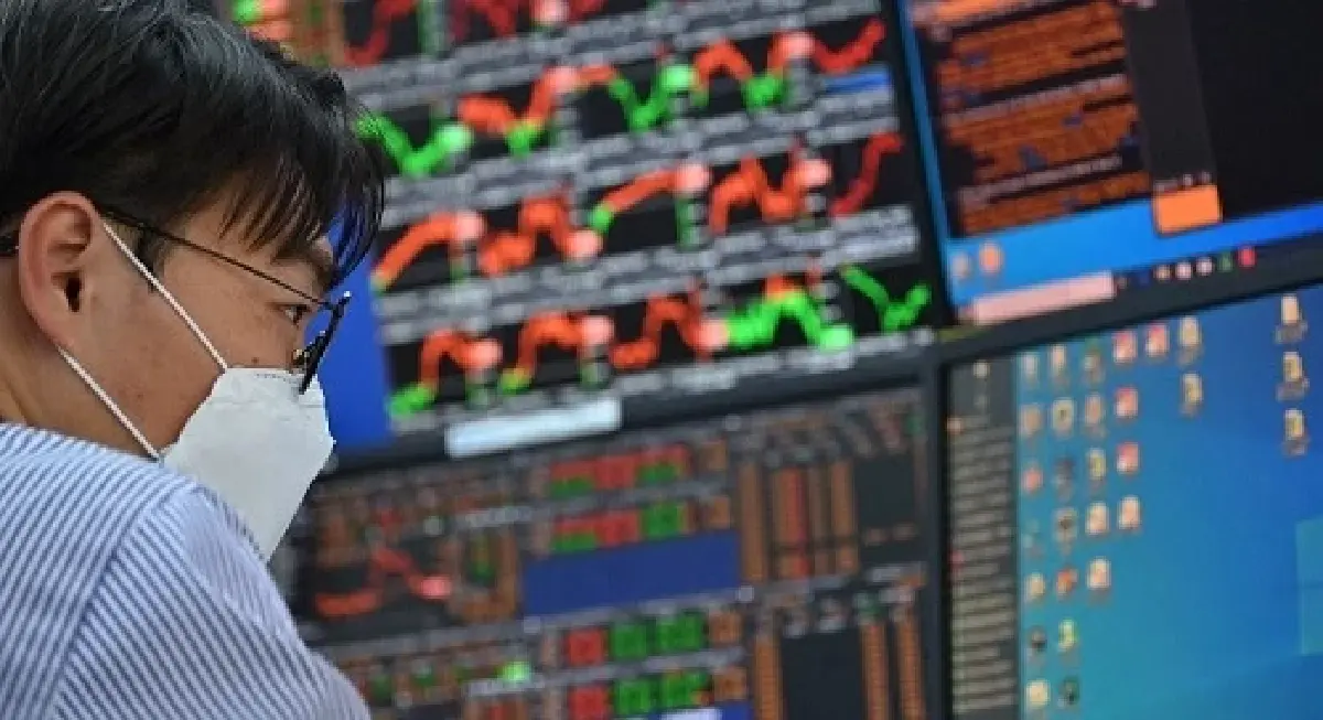 ตลาดจะรับไหวไหมเมื่อปัจจัยเสี่ยงพรั่งพรู | บัณฑิต นิจถาวร