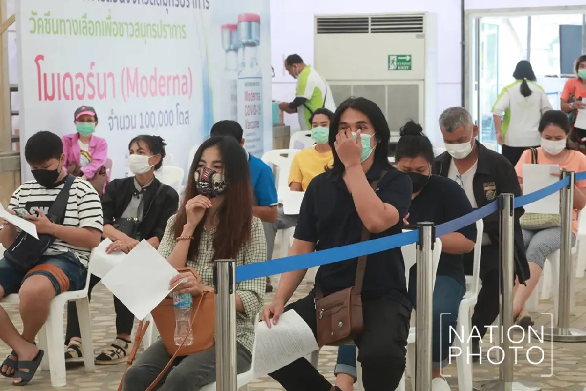 แห่ฉีดวัคซีนโมเดอร์นา ริมเขื่อนหน้าศาลากลางสมุทรปราการ