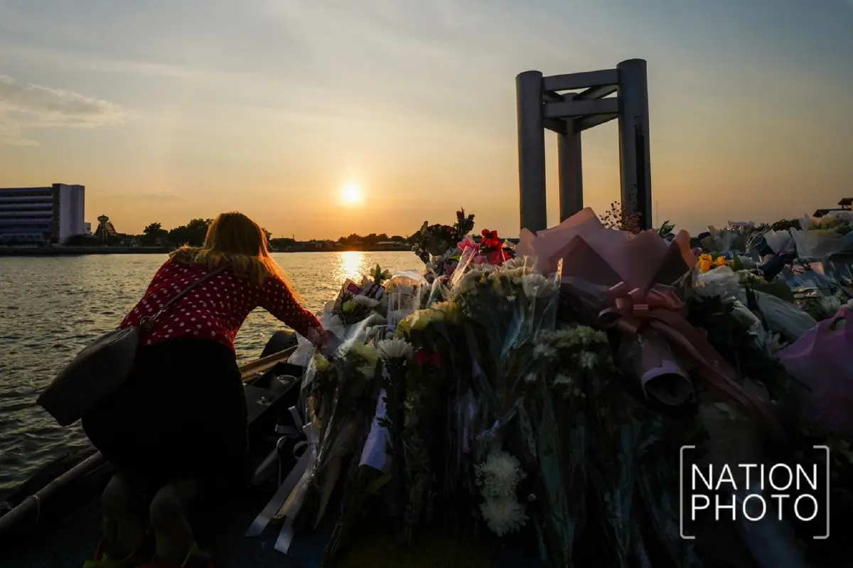 แฟนคลับแห่วางดอกไม้อาลัย "แตงโม นิดา"