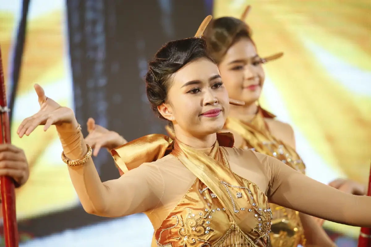 "สุวัจน์" เปิดงานประกวด "มิสนอร์ทอีส ไทยแลนด์ 2022" ส่งเสริมท่องเที่ยวอีสาน