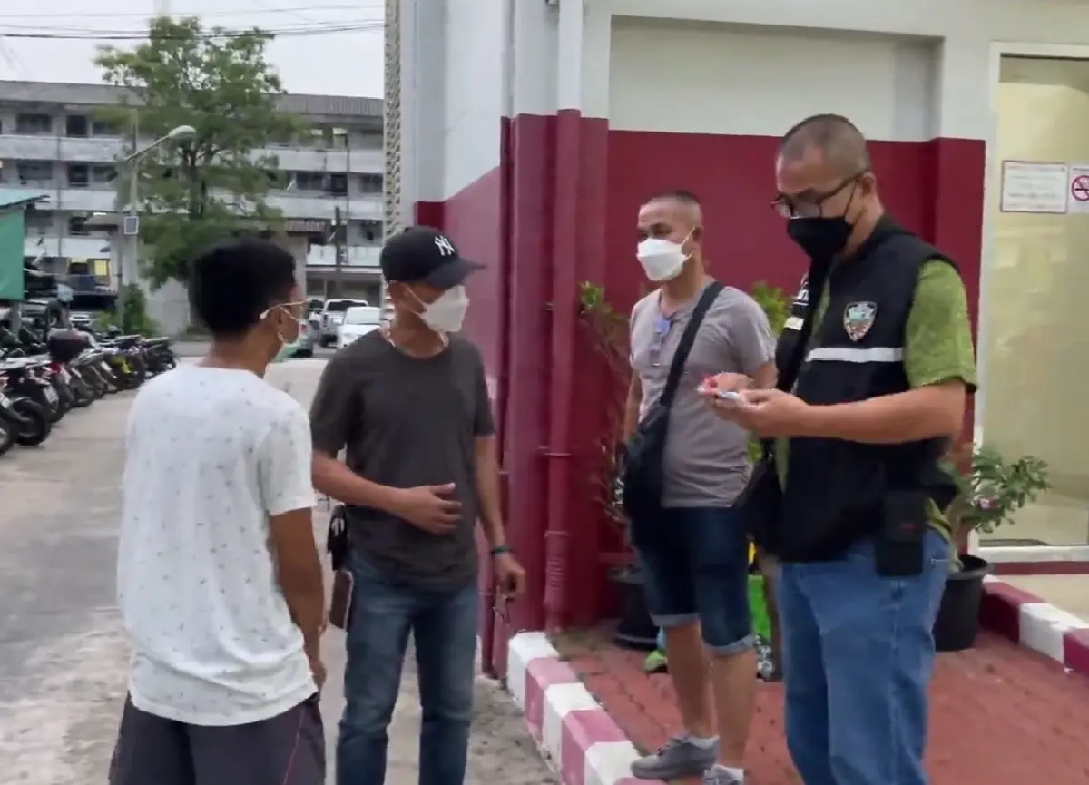 โจรใส่เสื้อห้างชื่อดัง กระชากสร้อยทองคำ 1 บาท จากคอเด็ก ตร.เช็กวงจรปิดล่า