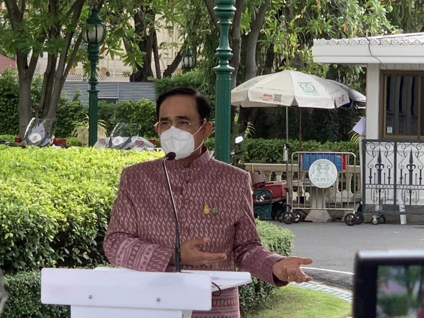 ครม.เคาะ 10 มาตรการลดค่าครองชีพ - พลังงาน  ลดค่าไฟ ก๊าซ ประกันสังคม พ.ค. - ก.ค.